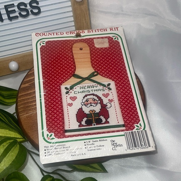 Vintage New Berlin Counted Cross Stitch Kit ~ Mini Bread Board Santa - Picture 1 of 3